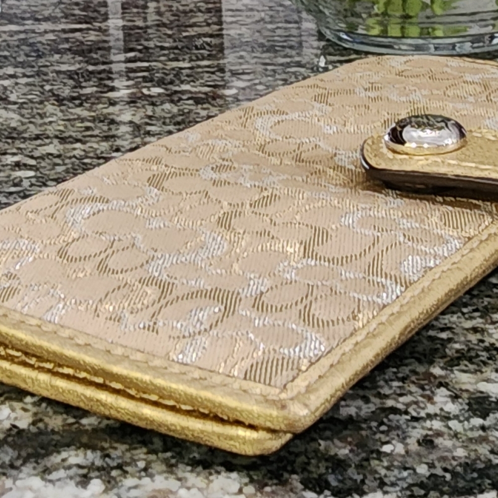 Coach Gold Tone Patterned Bi-Fold Wallet- Measures 6.5×4 - Picture 4 of 7